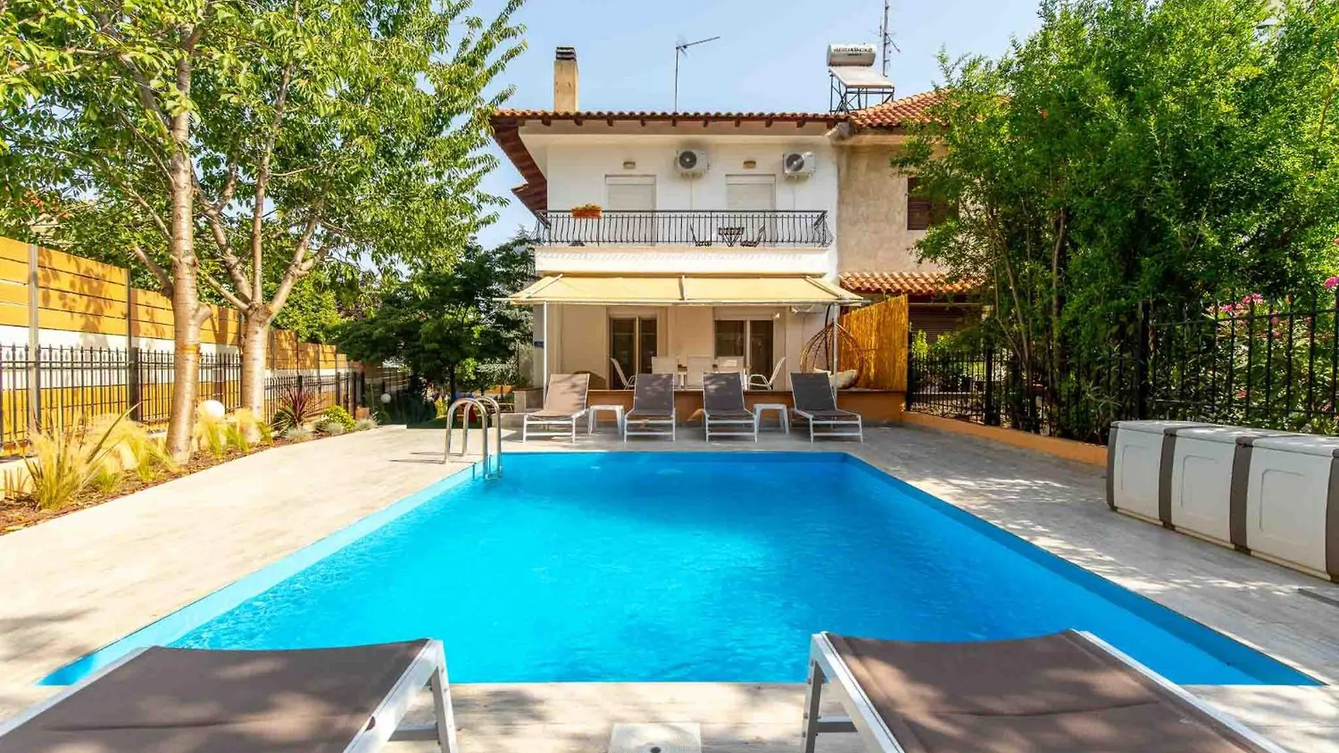 Urban Oasis Pool Villa Thessaloniki
